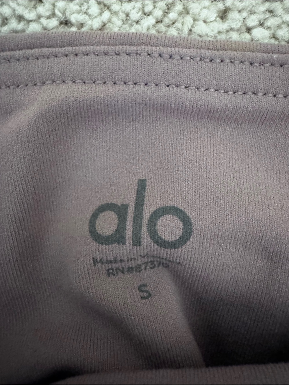 Alo Yoga Epic leggings size small - Picture 3 of 3